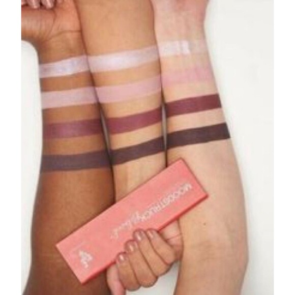 Younique Moodstruck Beloved Pressed Shadow 4 Eyeshadow Palette New in Box - Picture 2 of 6